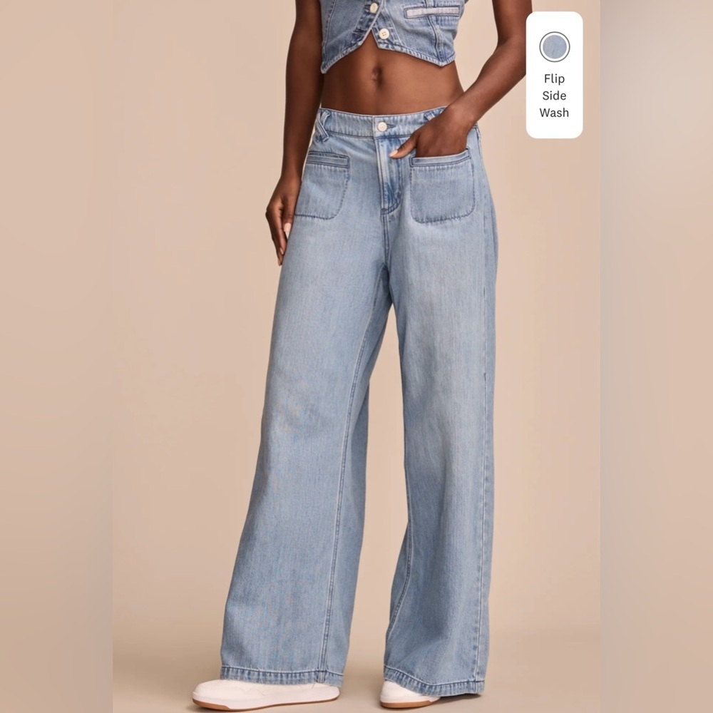 🔥🔥 NWOT - Lucky Brand Liquid Denim Palazzo Jeans. Size 10/30